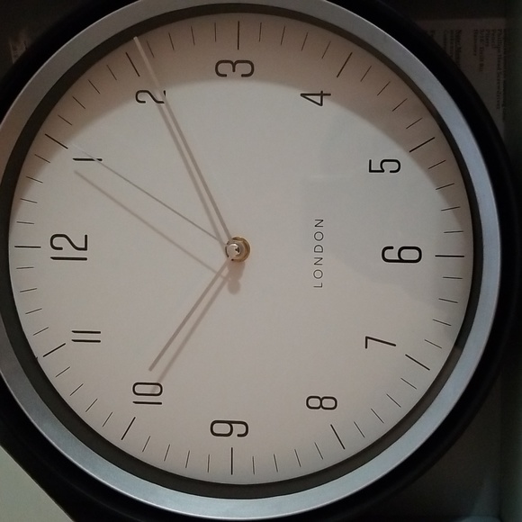 NEW! Real living clock NWT - Picture 7 of 7